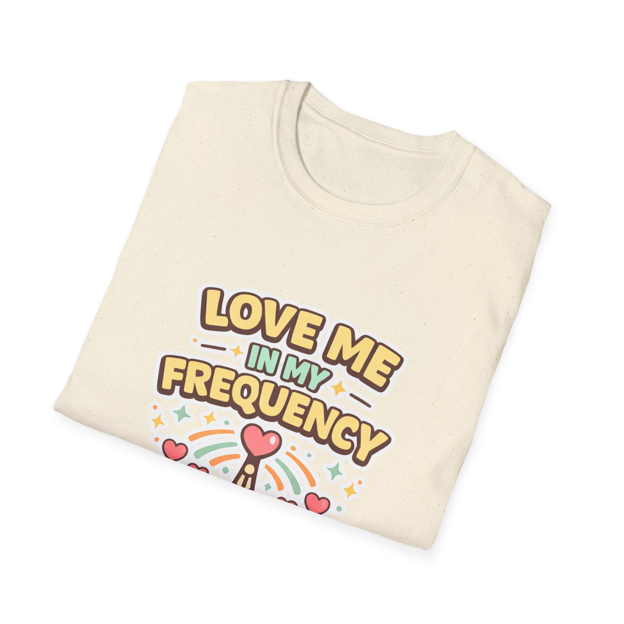 Love Me In My Frequency T-Shirt – Cute Radio Heart Signal Tee