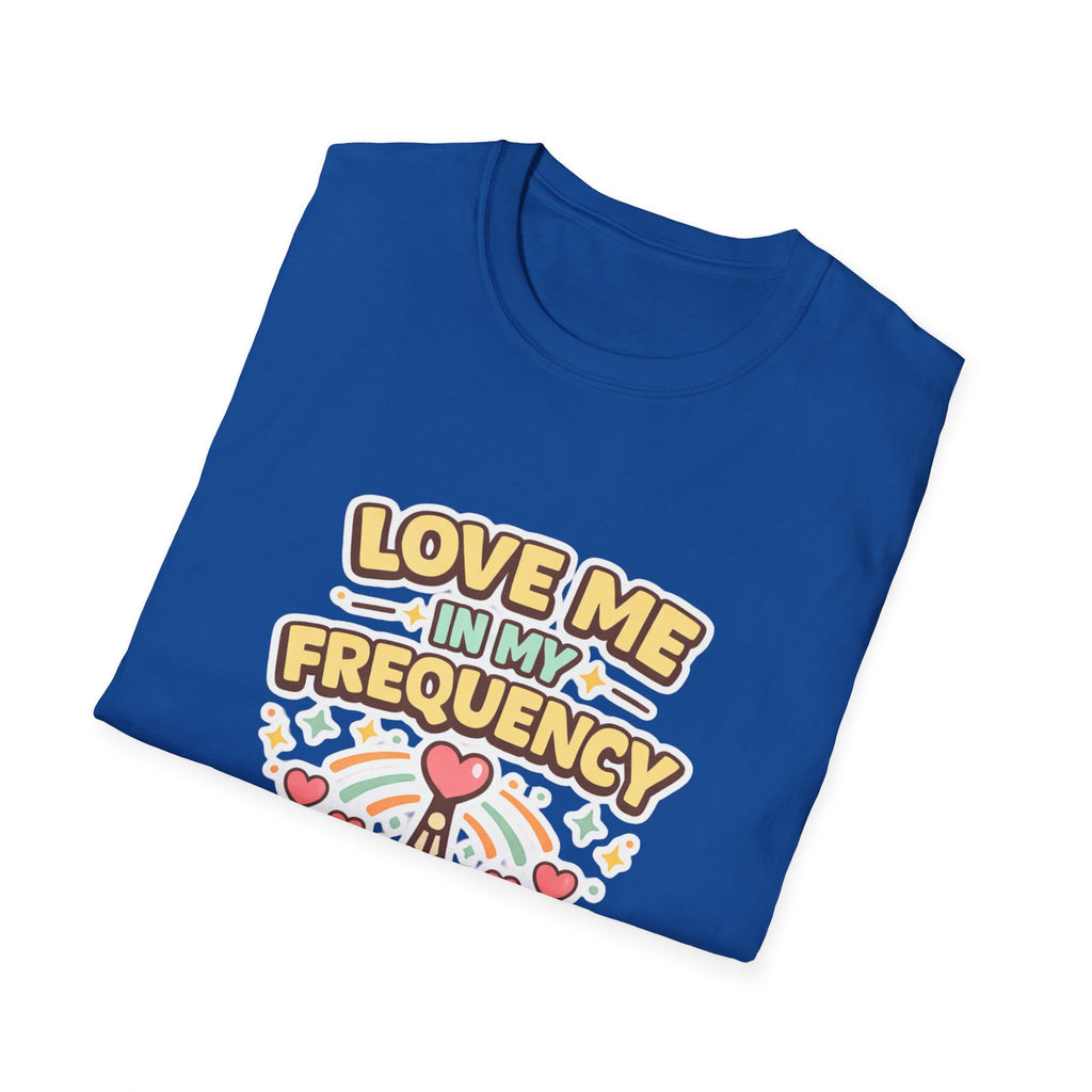 Love Me In My Frequency T-Shirt – Cute Radio Heart Signal Tee
