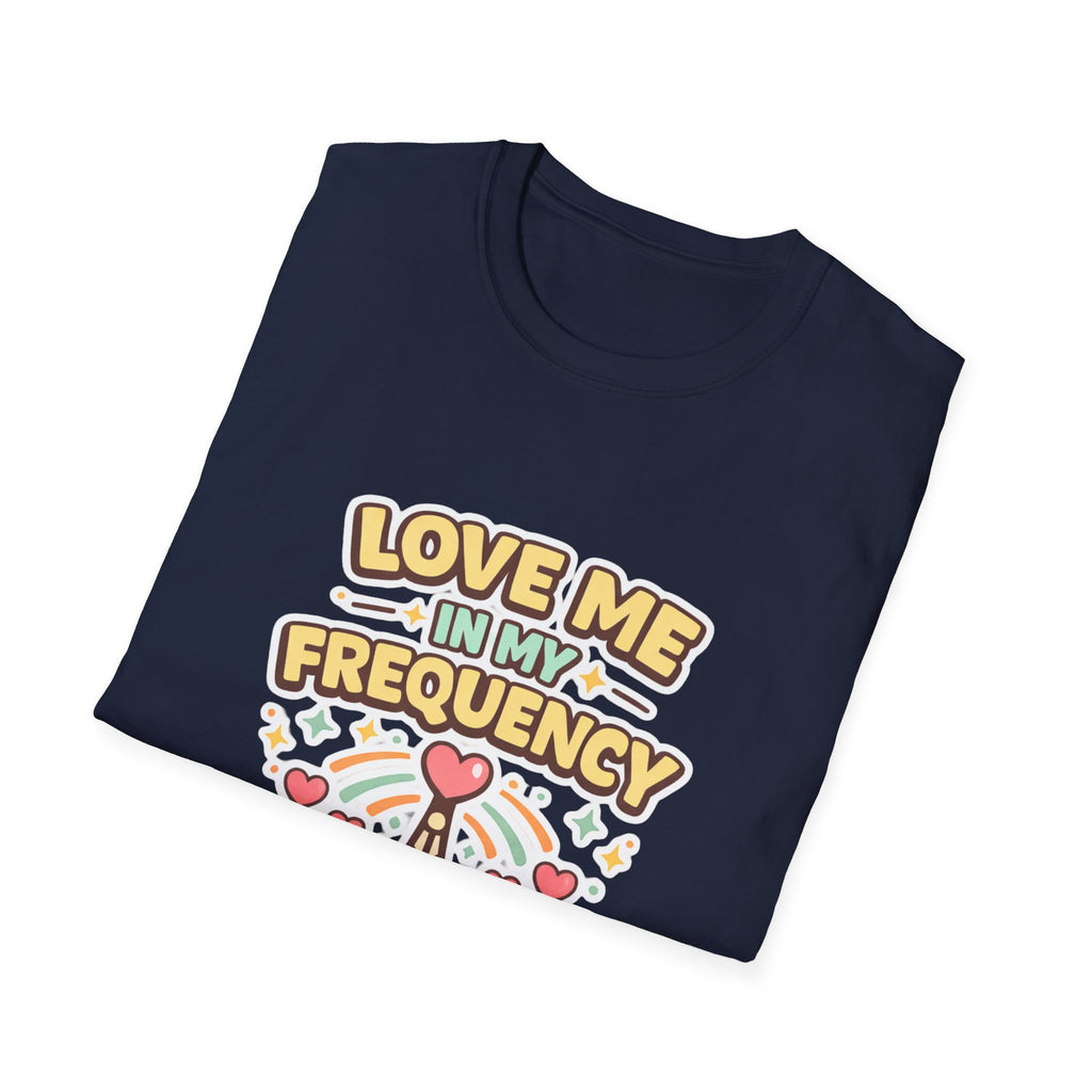 Love Me In My Frequency T-Shirt – Cute Radio Heart Signal Tee
