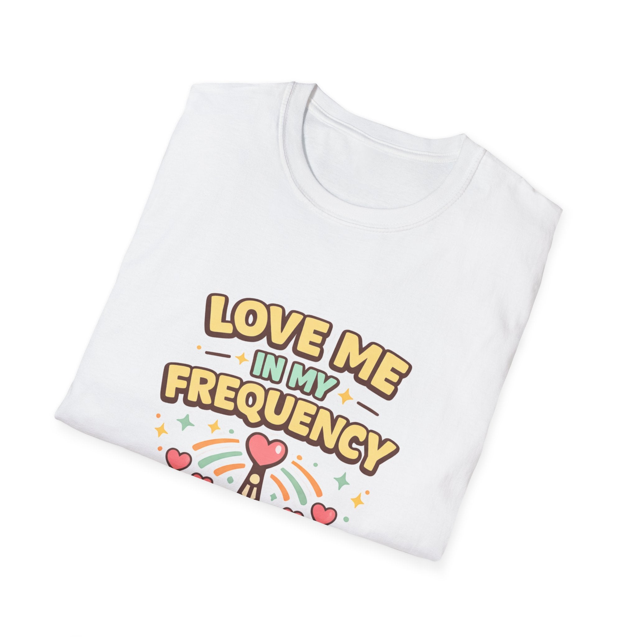 Love Me In My Frequency T-Shirt – Cute Radio Heart Signal Tee