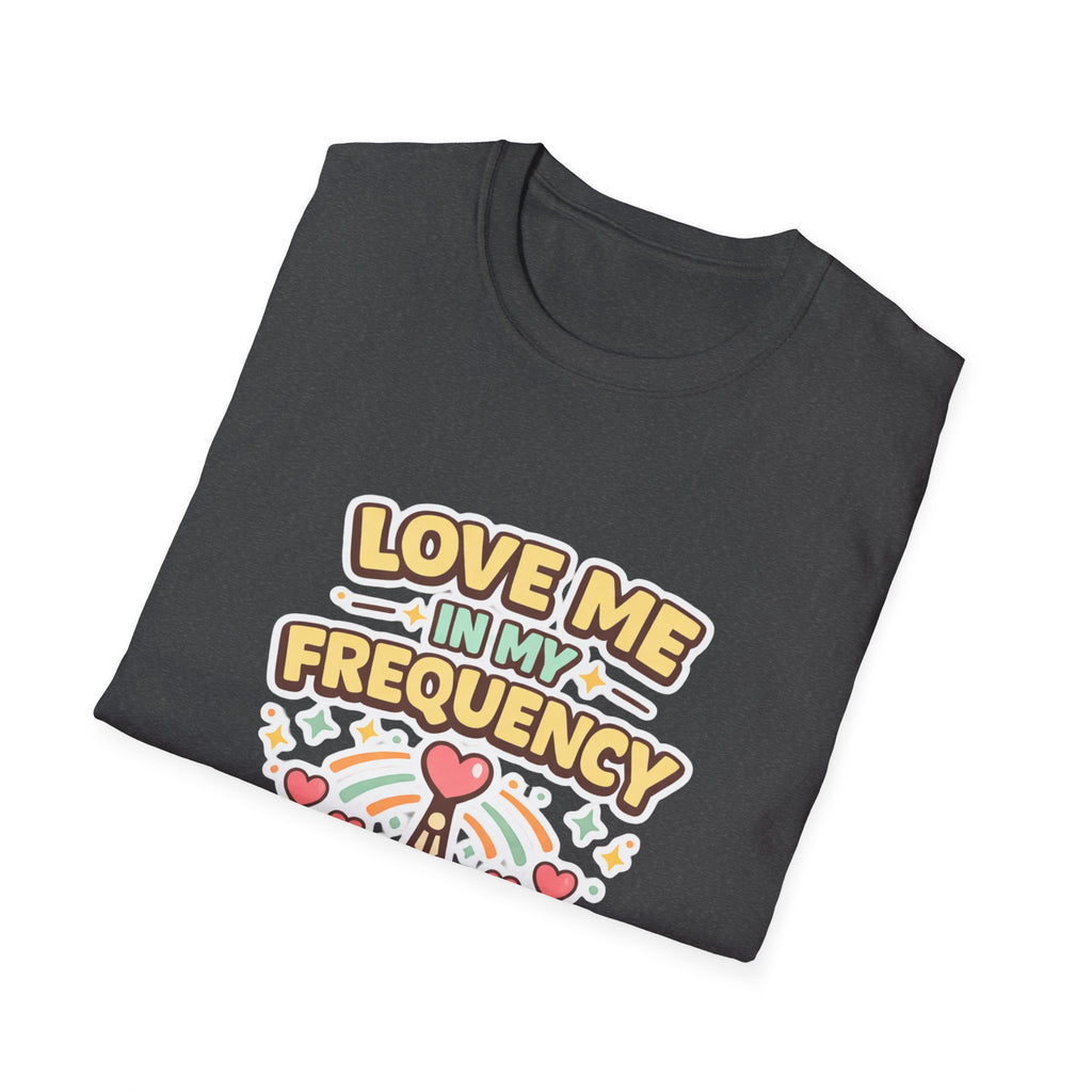 Love Me In My Frequency T-Shirt – Cute Radio Heart Signal Tee